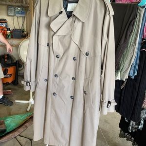 Men’s London Fog Dress Coat Beige size XXL like new